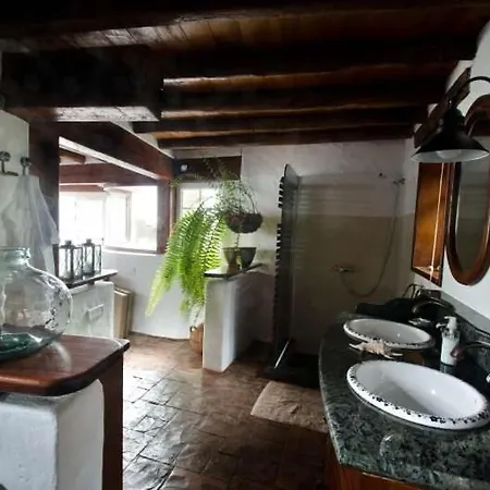 Sleeps 2 Pool Wifi *